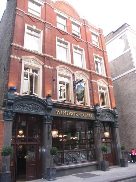 WindsorCastle01. (Pub, External, Sign). Published on 10-08-2013