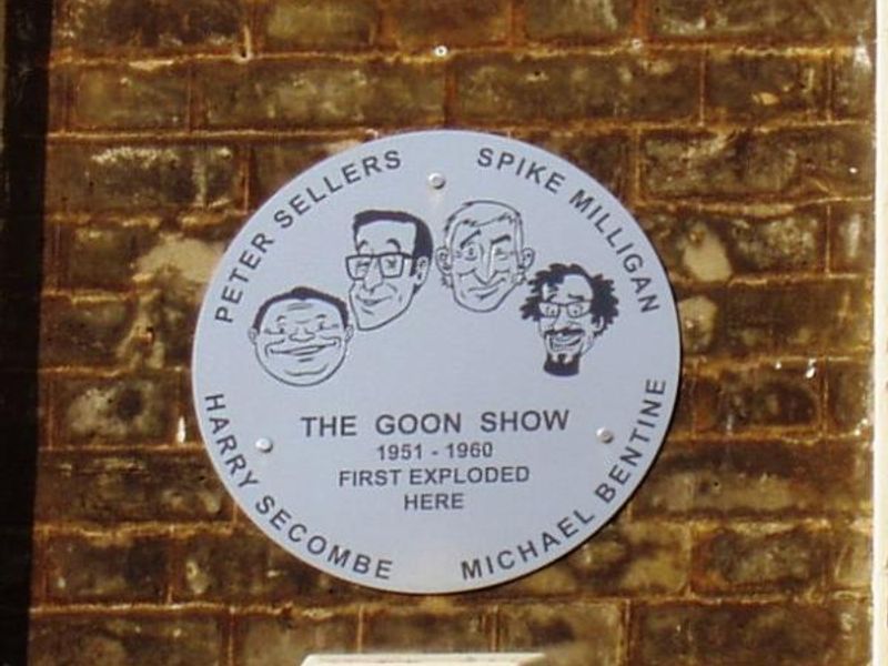 Grafton Arms SW1 plaque Sept 2015. (Pub, External, Sign). Published on 20-09-2015