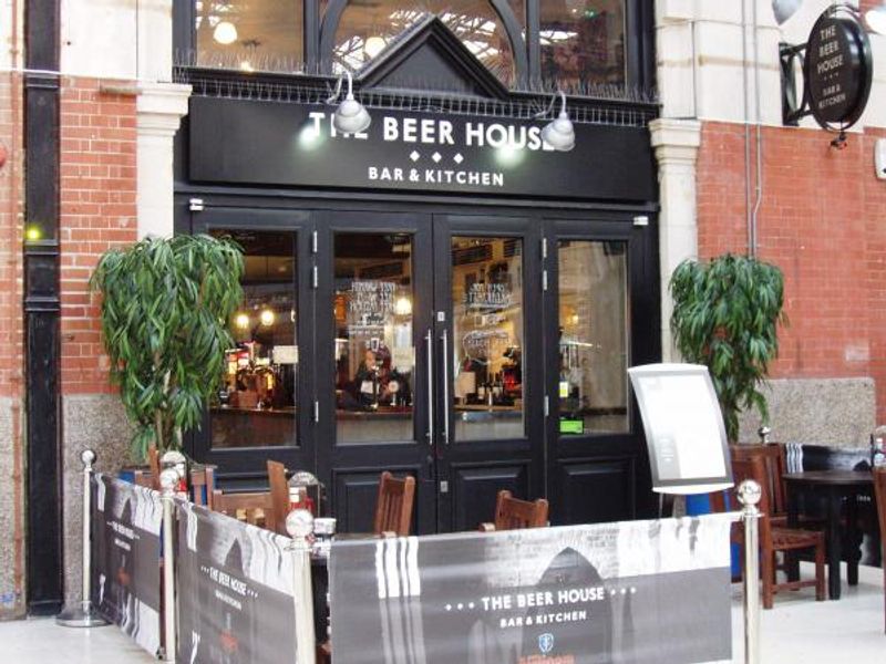 Beer House Victoria Station. (Pub, External, Key). Published on 01-02-2015