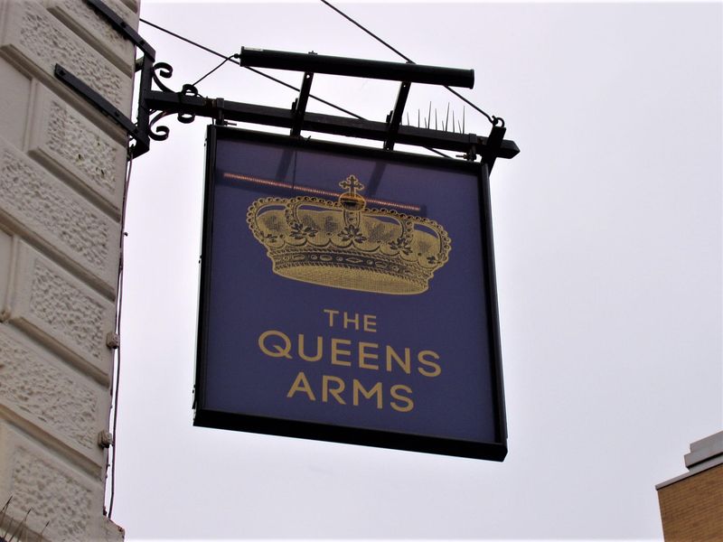 Queens Arms Pimlico sign Oct 2021. (Pub, External, Sign). Published on 08-10-2021 