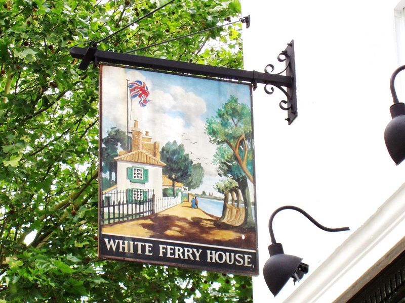 White Ferry House SW1 swingsign June 2019. (Pub, External, Sign). Published on 10-06-2019 