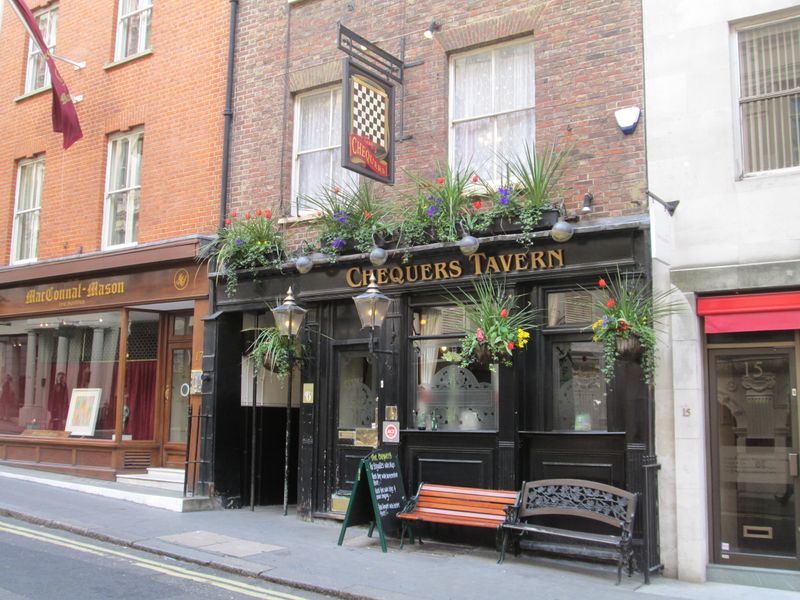 Chequers Tavern SW1-1. (Pub, External, Key). Published on 20-08-2014