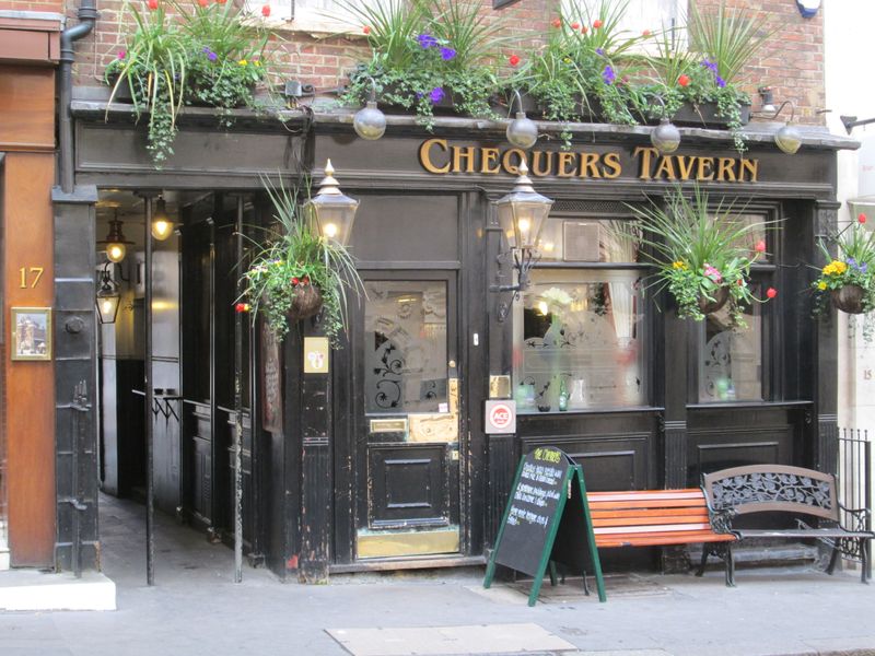 Chequers Tavern SW1-2. (Pub, External). Published on 20-08-2014 