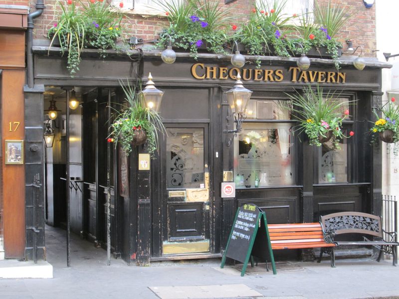Chequers Tavern SW1-2. (Pub, External). Published on 20-08-2014