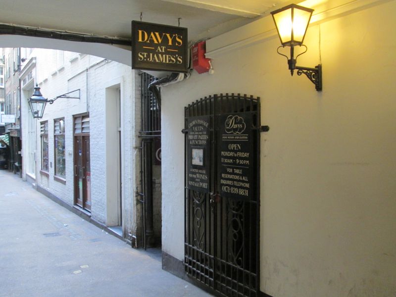 Davy's at St James's. (Pub, External, Key). Published on 20-08-2014