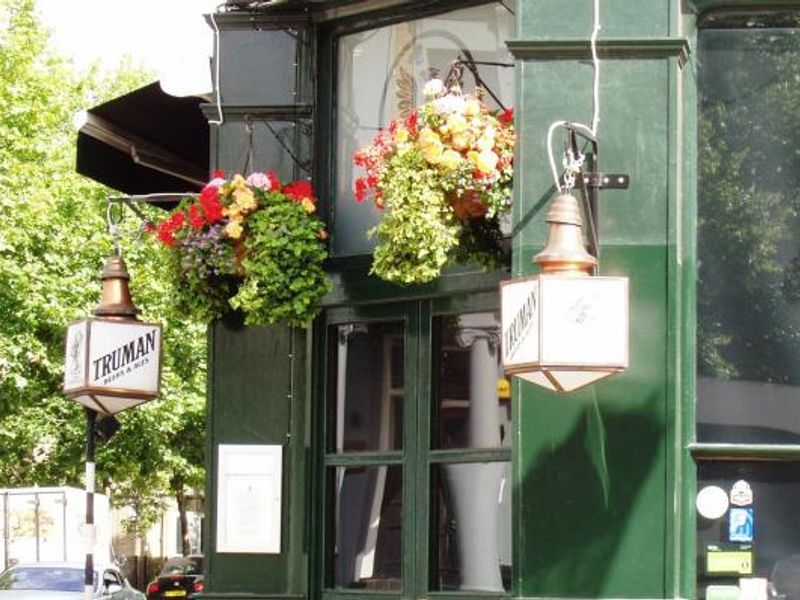 Eagle W10 Truman lamps June 2015. (Pub, External). Published on 29-06-2015
