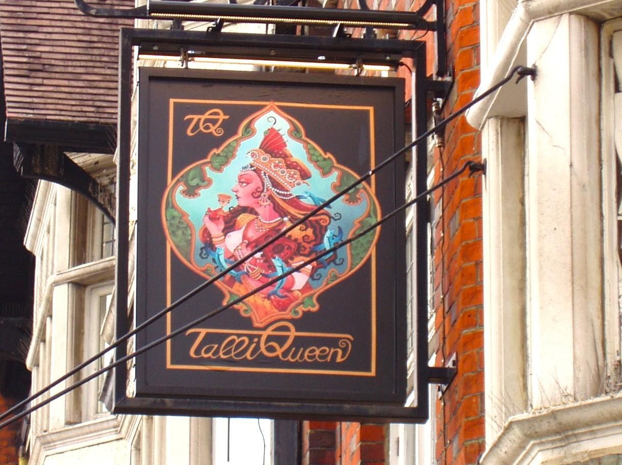 Talli Queen swingsign. (External, Sign). Published on 19-10-2026