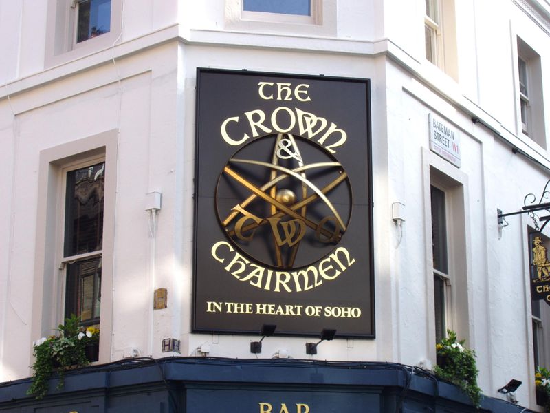 Crown & 2 Chairmen-2 Apr 2023. (Pub, External). Published on 09-04-2023 