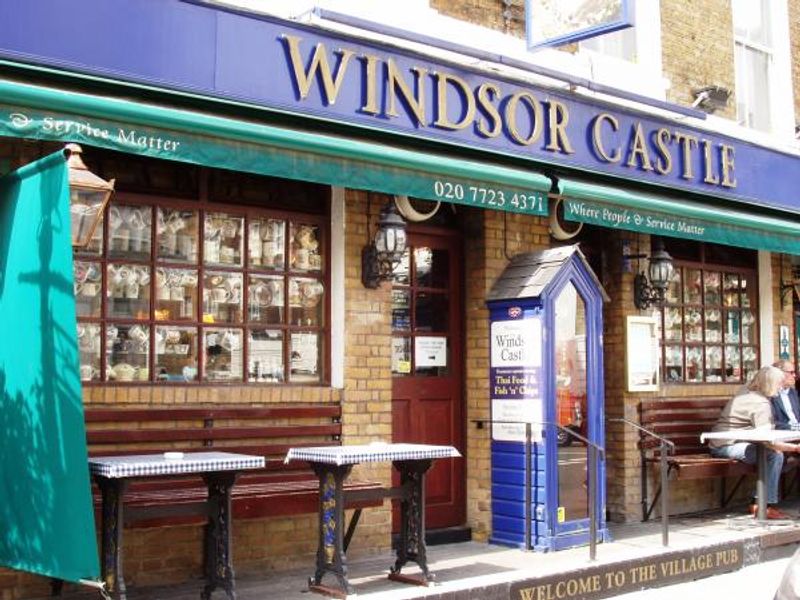 Windsor Castle . (Pub, External, Key). Published on 05-05-2014