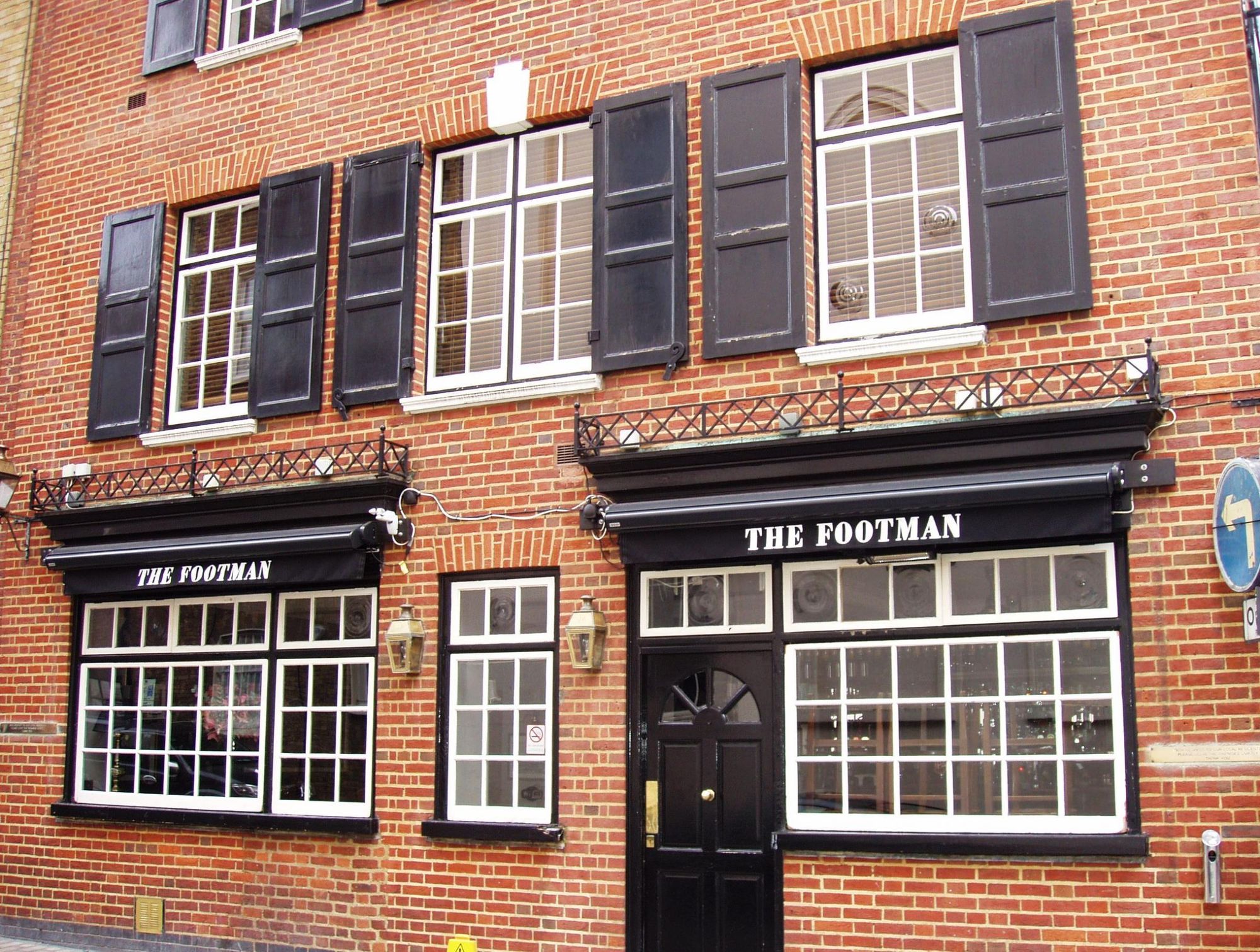 Footman W1-2 Nov 2016. (Pub, External). Published on 27-11-2016