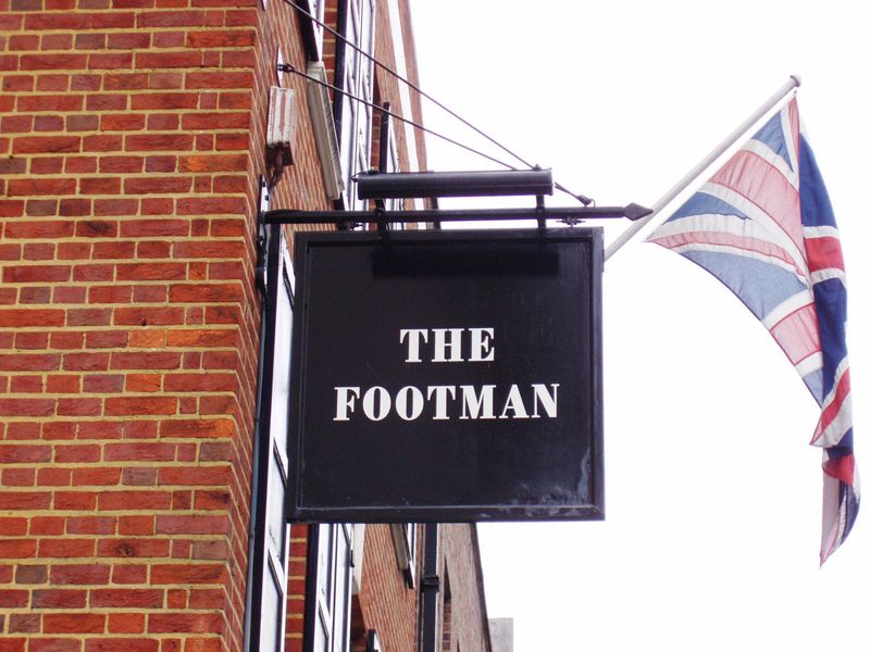 Footman W1-sign Nov 2016. (Pub, External, Sign). Published on 27-11-2016 