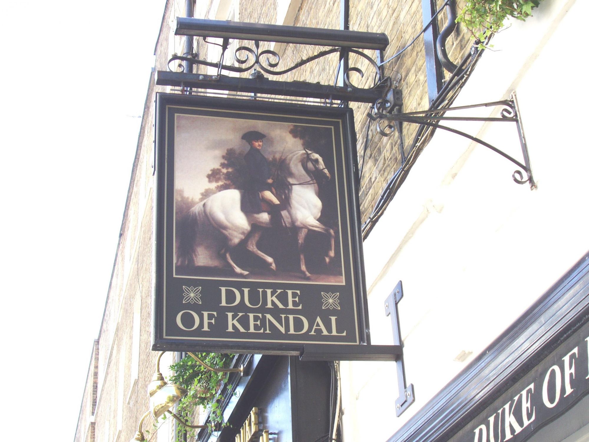 Duke of Kendal W2 swingsign Aug 2017. (Pub, External, Sign). Published on 06-08-2017