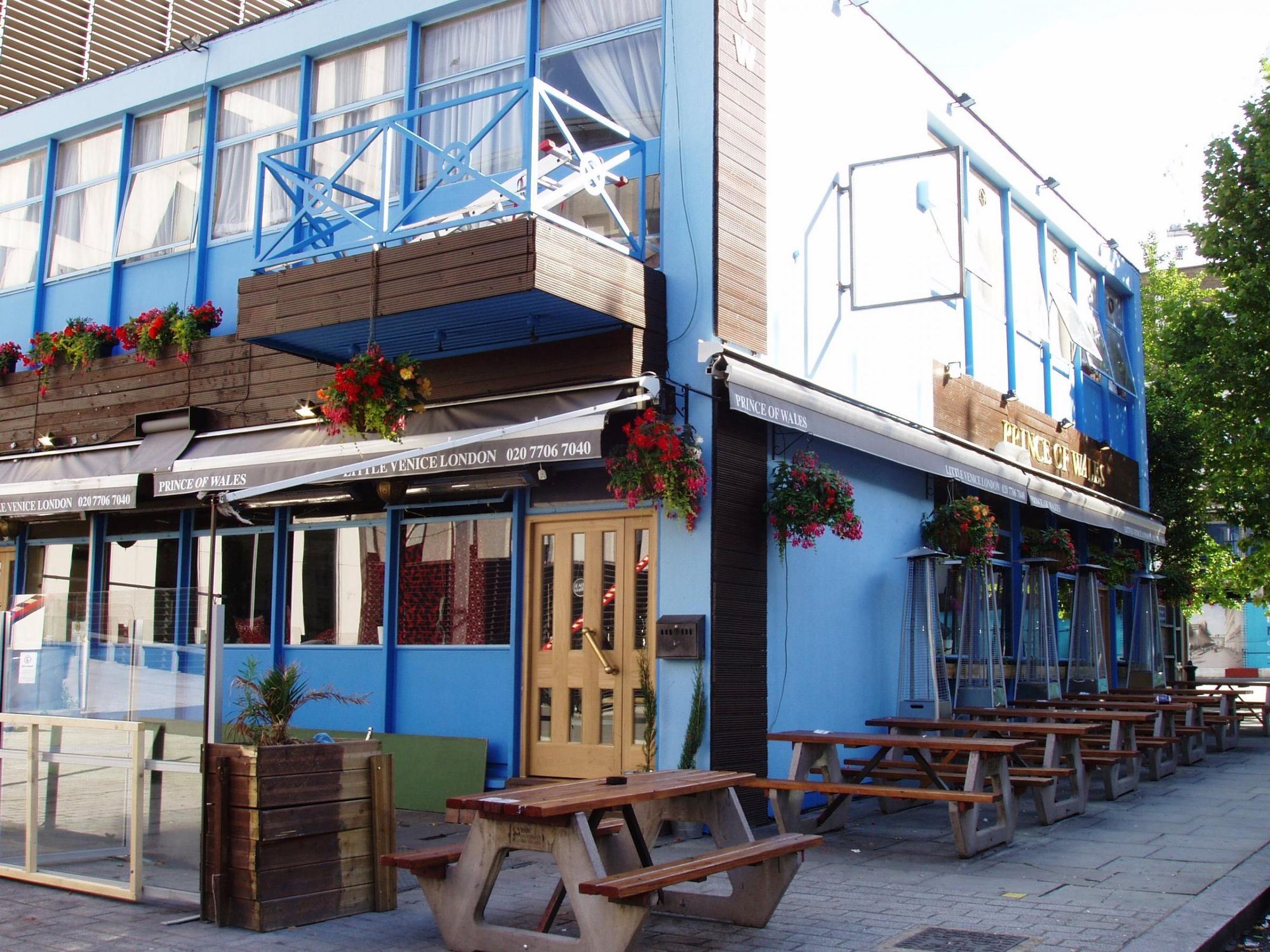 Prince of Wales W2-1 Aug 2017. (Pub, External). Published on 06-08-2017