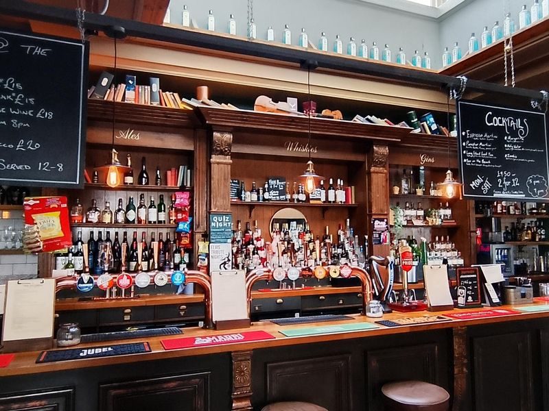Taken 5 Oct 25. (Bar). Published on 05-10-2025 