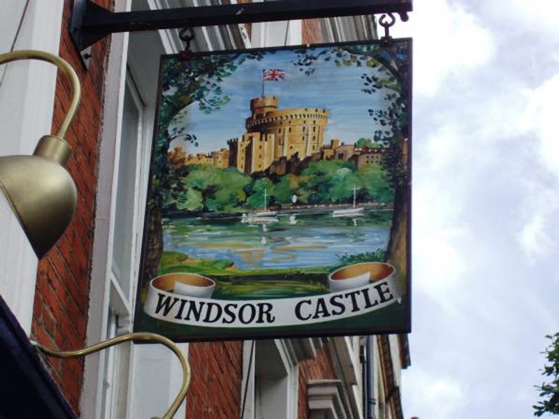 Maida Vale, Windsor castle sign . (Pub, External, Sign). Published on 06-08-2013