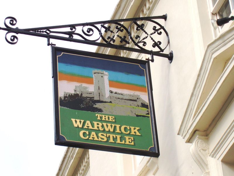 Warwick Castle W9 swingsign May 2018. (Pub, External, Sign). Published on 13-05-2018 