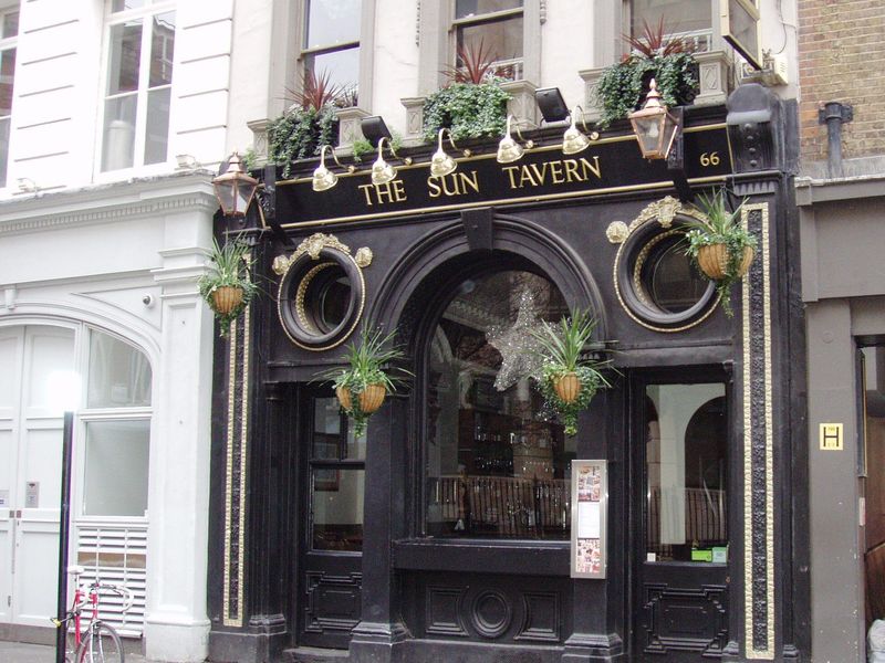 Sun Tavern WC2 Jan 2017. (Pub, External, Key). Published on 08-01-2017