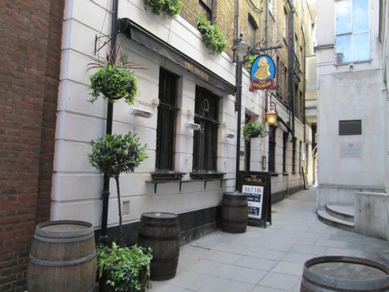 Side entrance in Devereux Court, May 2013.. (Pub, External). Published on 13-07-2013
