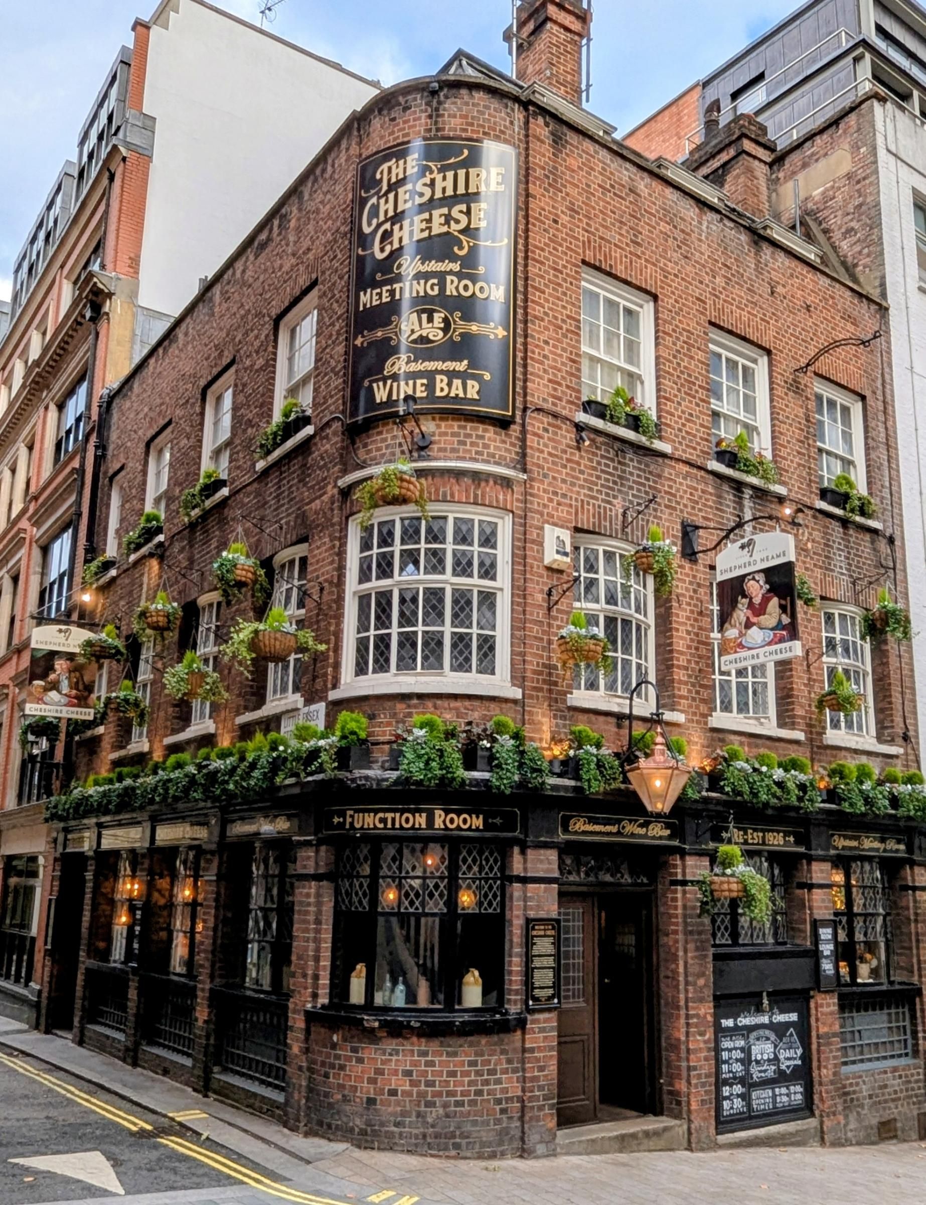 Cheshire Cheese exterior via Hugh Steele. (Pub, External). Published on 11-11-2025