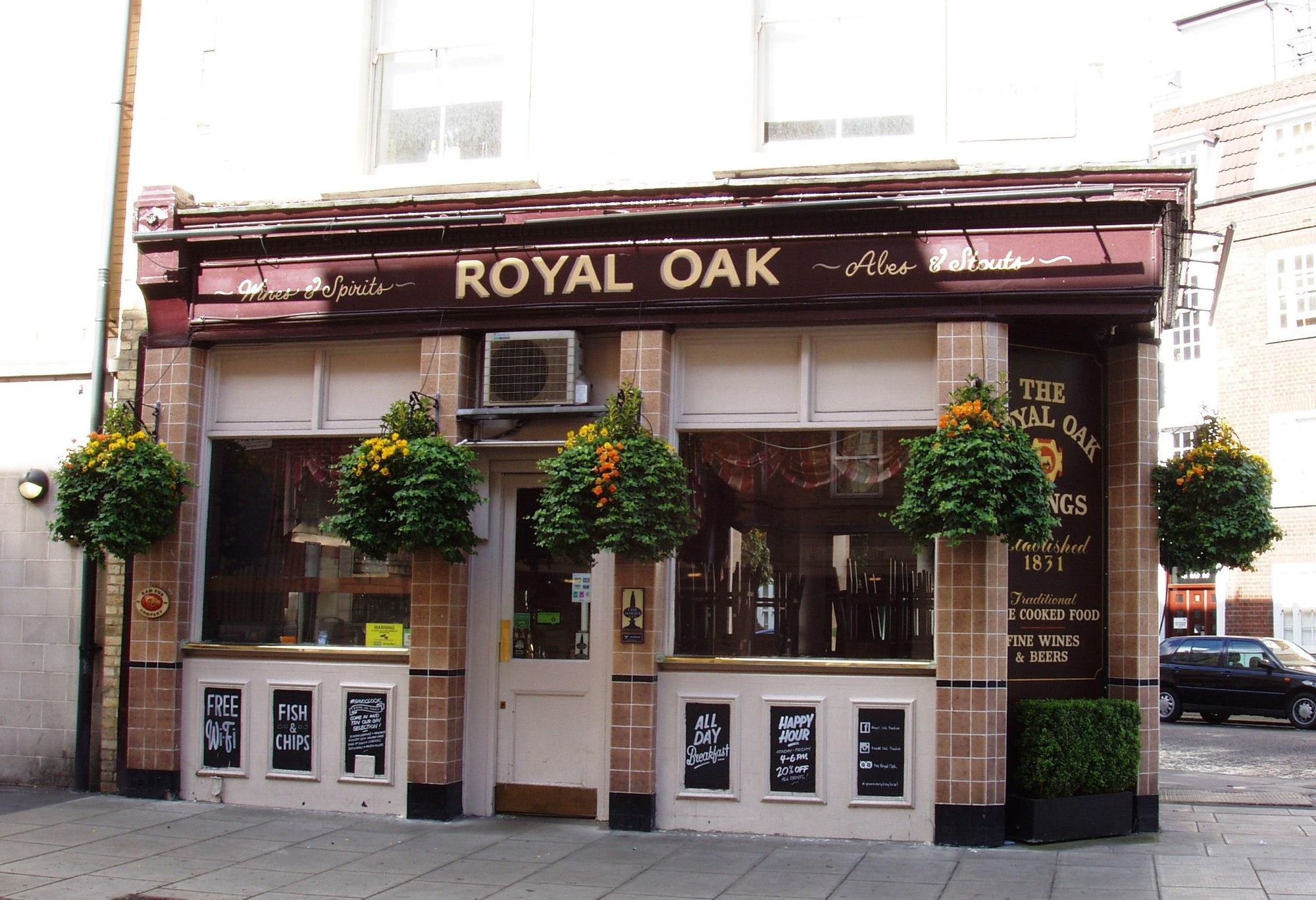 Royal Oak SW1-2 May 2017. (Pub, External). Published on 14-05-2017