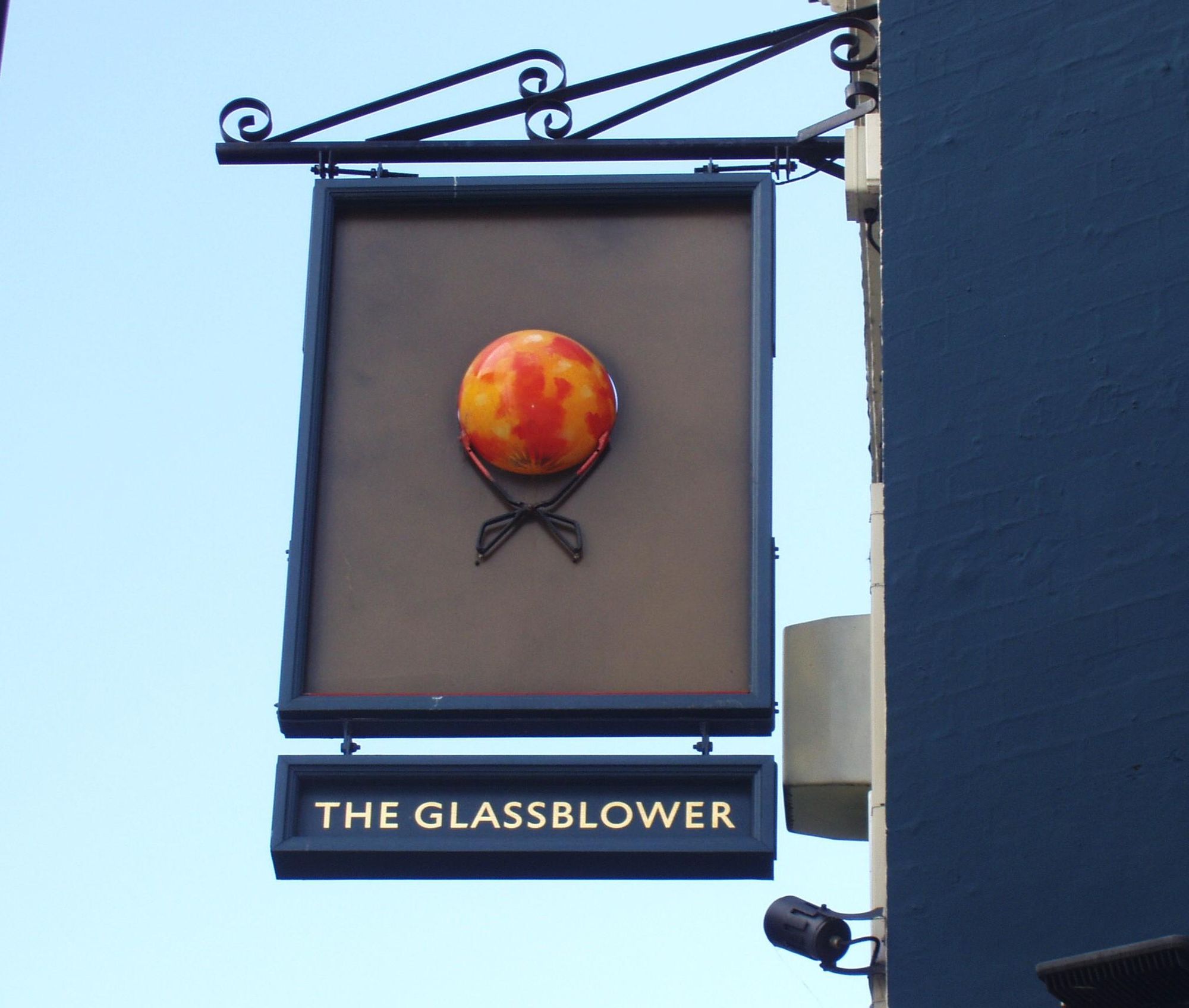 Glassblower sign at June 2022. (Pub, Sign). Published on 26-06-2022