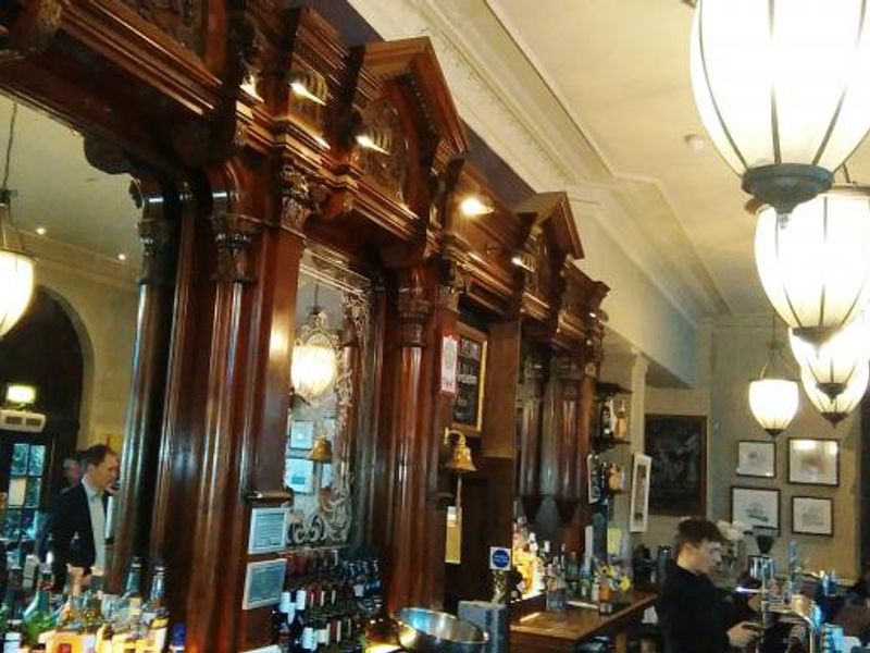 Brook Green Hotel W6 interior pre-refurb. (Pub, Bar). Published on 20-04-2016