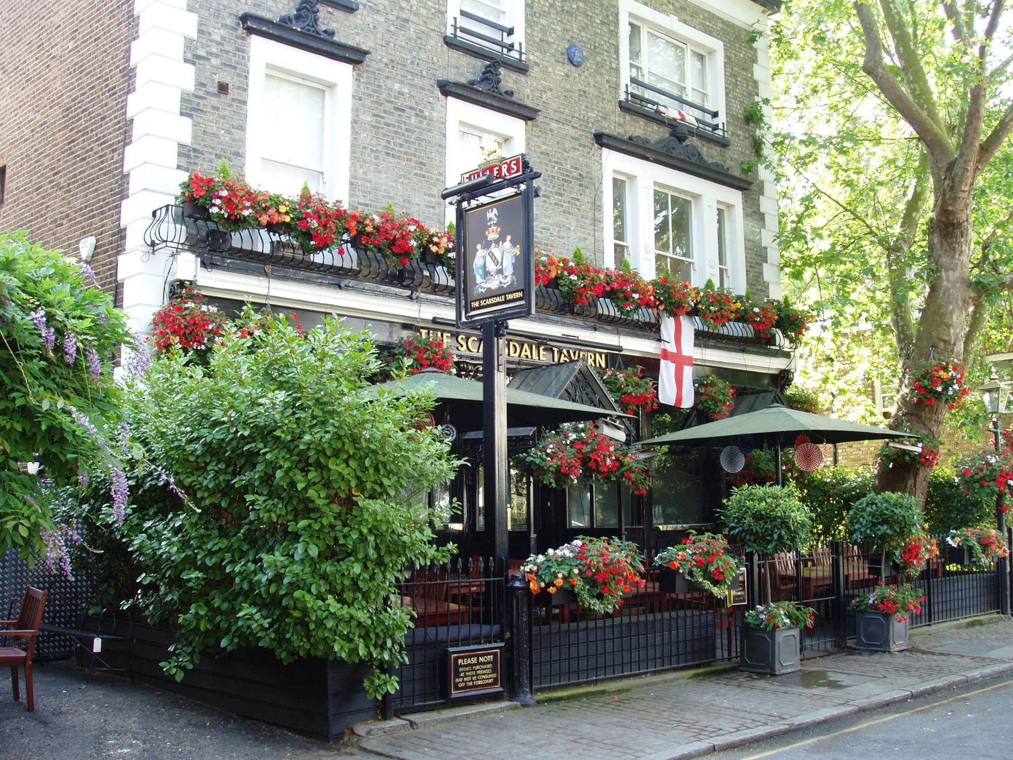 Scarsdale Tavern W8-2 July 2018. (Pub, External). Published on 01-07-2018