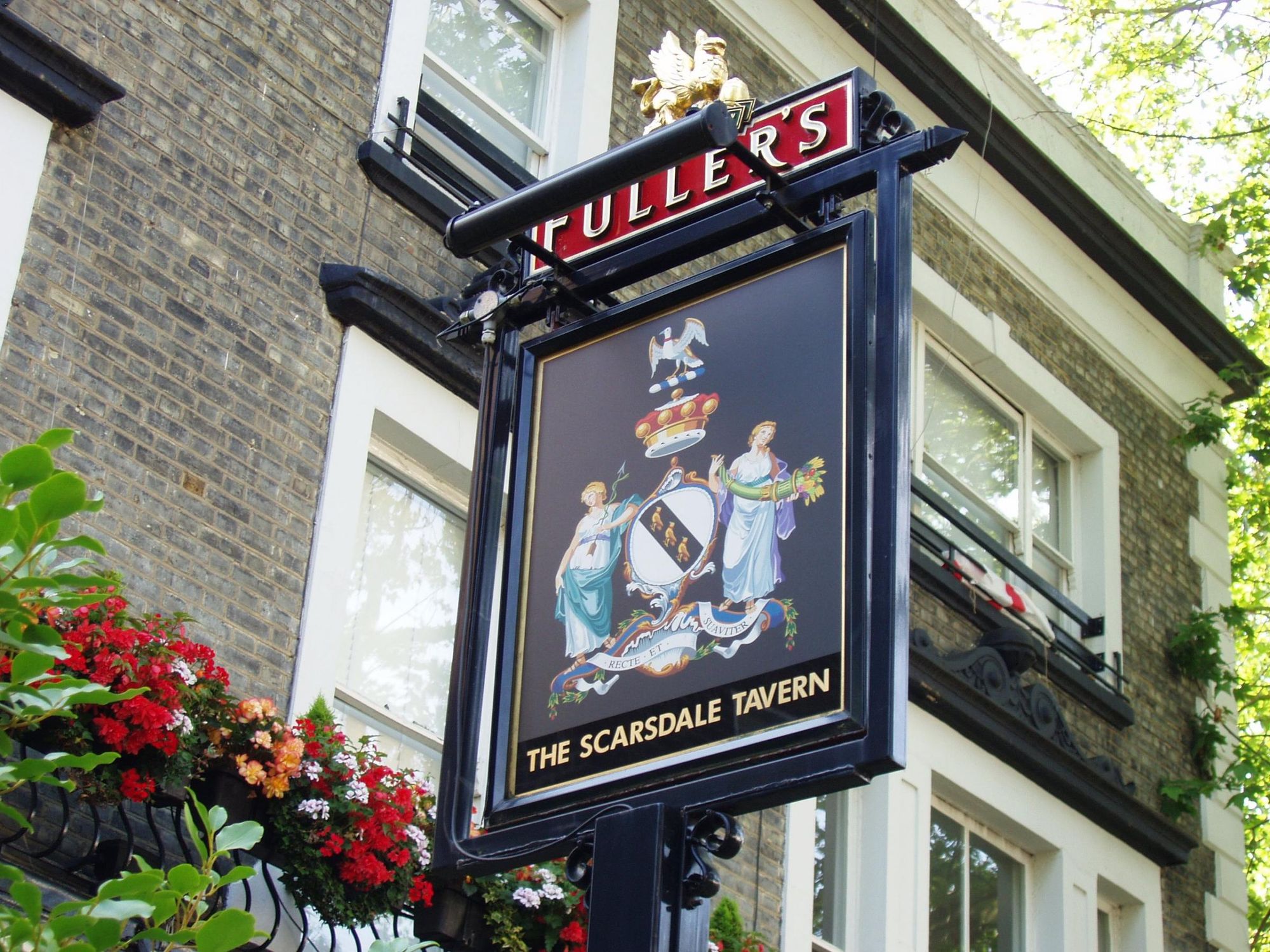 Scarsdale Tavern W8-swingsign July 2018. (Pub, External, Sign). Published on 01-07-2018