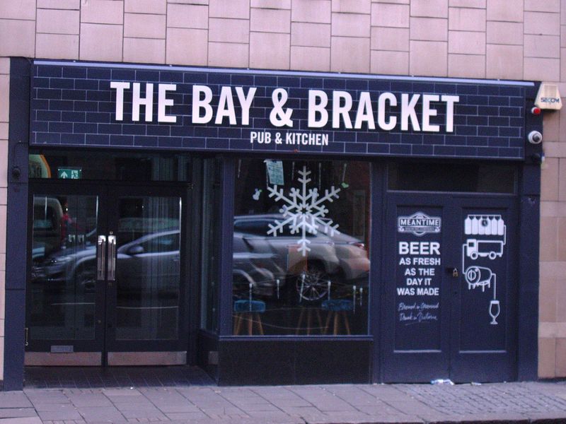 Bay & Bracket SW1-2 Dec 2019. (Pub, External). Published on 08-12-2019 