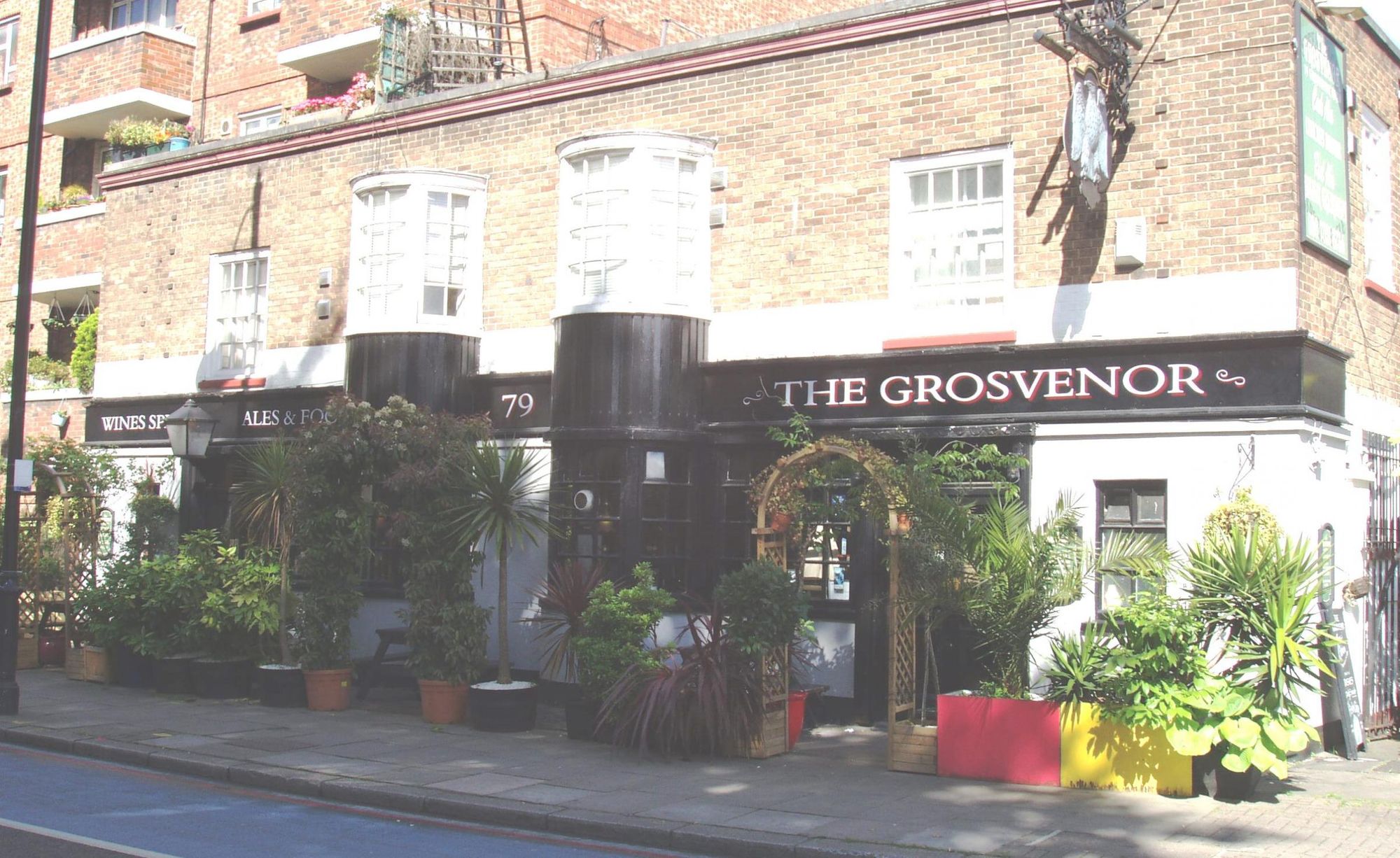 Grosvenor SW1-2 May 2017. (Pub, External). Published on 15-05-2017