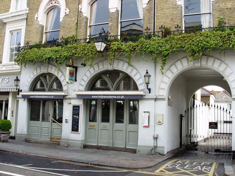 Hollywood Arms SW10-1 April 2017. (Pub, External, Key). Published on 30-04-2017