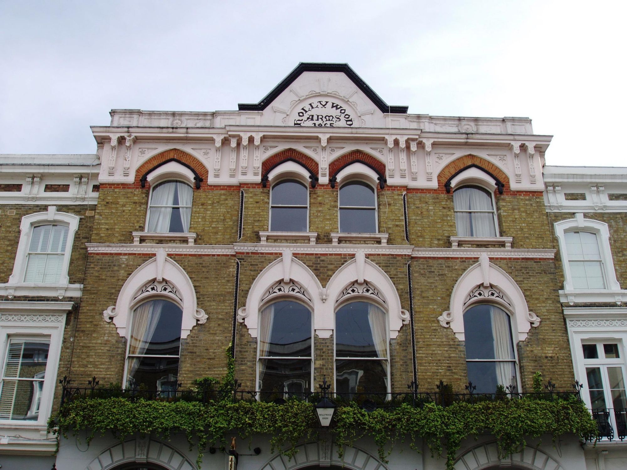 Hollywood Arms SW10-2 April 2017. (Pub, External). Published on 30-04-2017