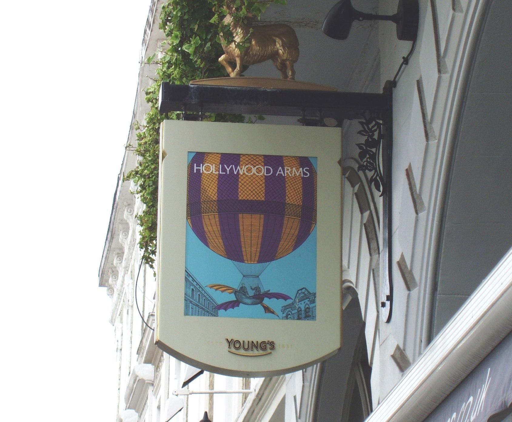 Hollywood Arms swingsign SW10 April 2017. (Pub, External, Sign). Published on 30-04-2017