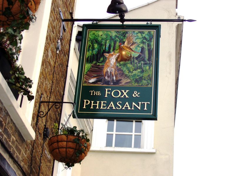 Fox & Pheasant swingsign Jan 2019. (Pub, External, Sign). Published on 02-01-2019
