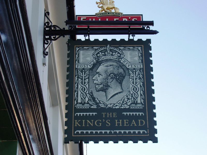 Kings Head SW5 swingsign-1. (Pub, External, Sign). Published on 04-12-2016