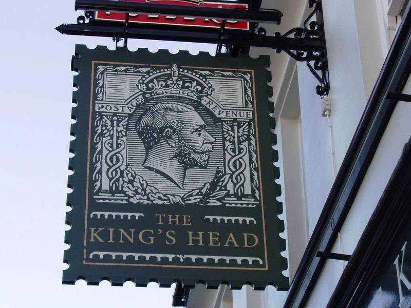 Kings Head SW5 swingsign-2. (Pub, External, Sign). Published on 04-12-2016 