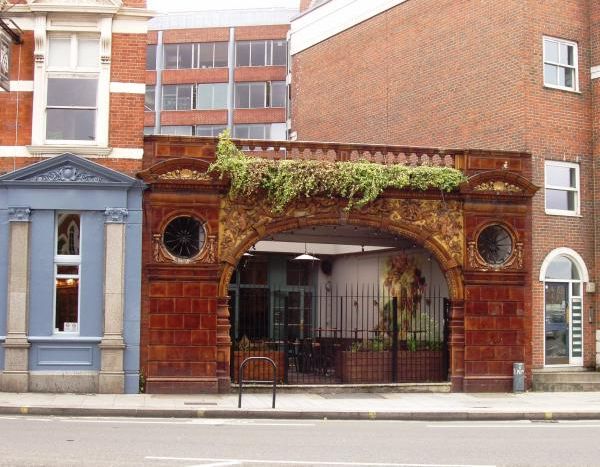 Kings Arms SW6 patio Sep 2016. (Pub, External). Published on 04-09-2016
