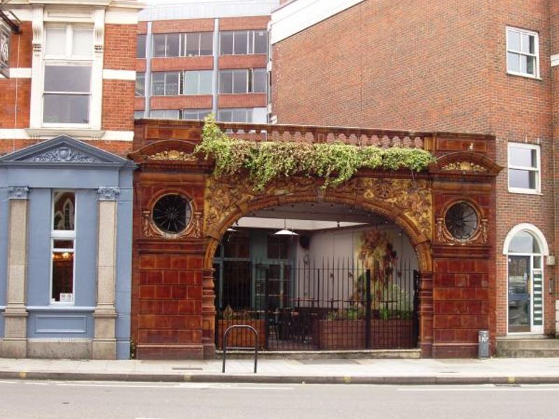 Kings Arms SW6 patio Sep 2016. (Pub, External). Published on 04-09-2016 