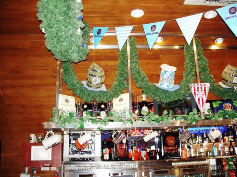 Octoberfest SW6 hats. (Pub, Bar). Published on 02-06-2015