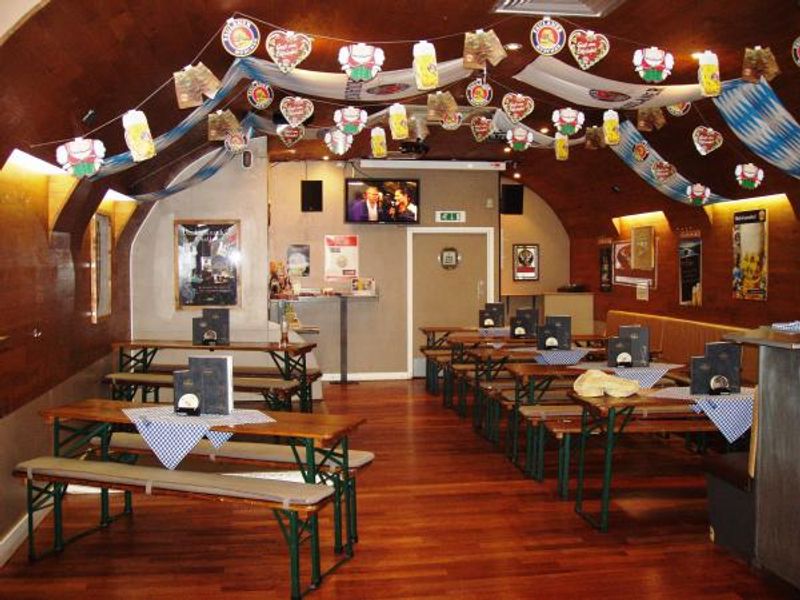 Octoberfest SW6 interior1. (Pub, Bar). Published on 02-06-2015