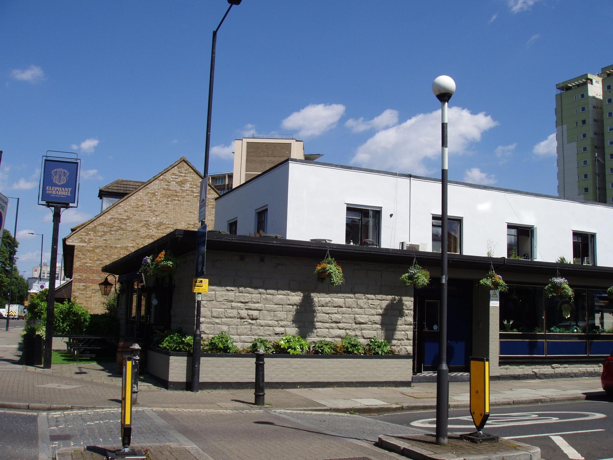Elephant & Barrel-1 June 2024. (Pub, External). Published on 02-06-2024