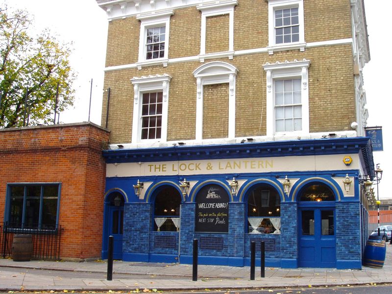 Lock & Lantern-2 Nov 2025. (Pub, External). Published on 03-11-2025 