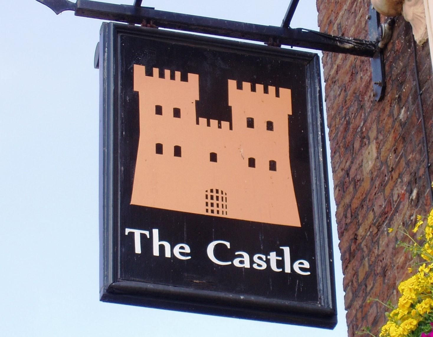 Castle W11 1LU sign. (Pub, External, Sign). Published on 17-09-2022