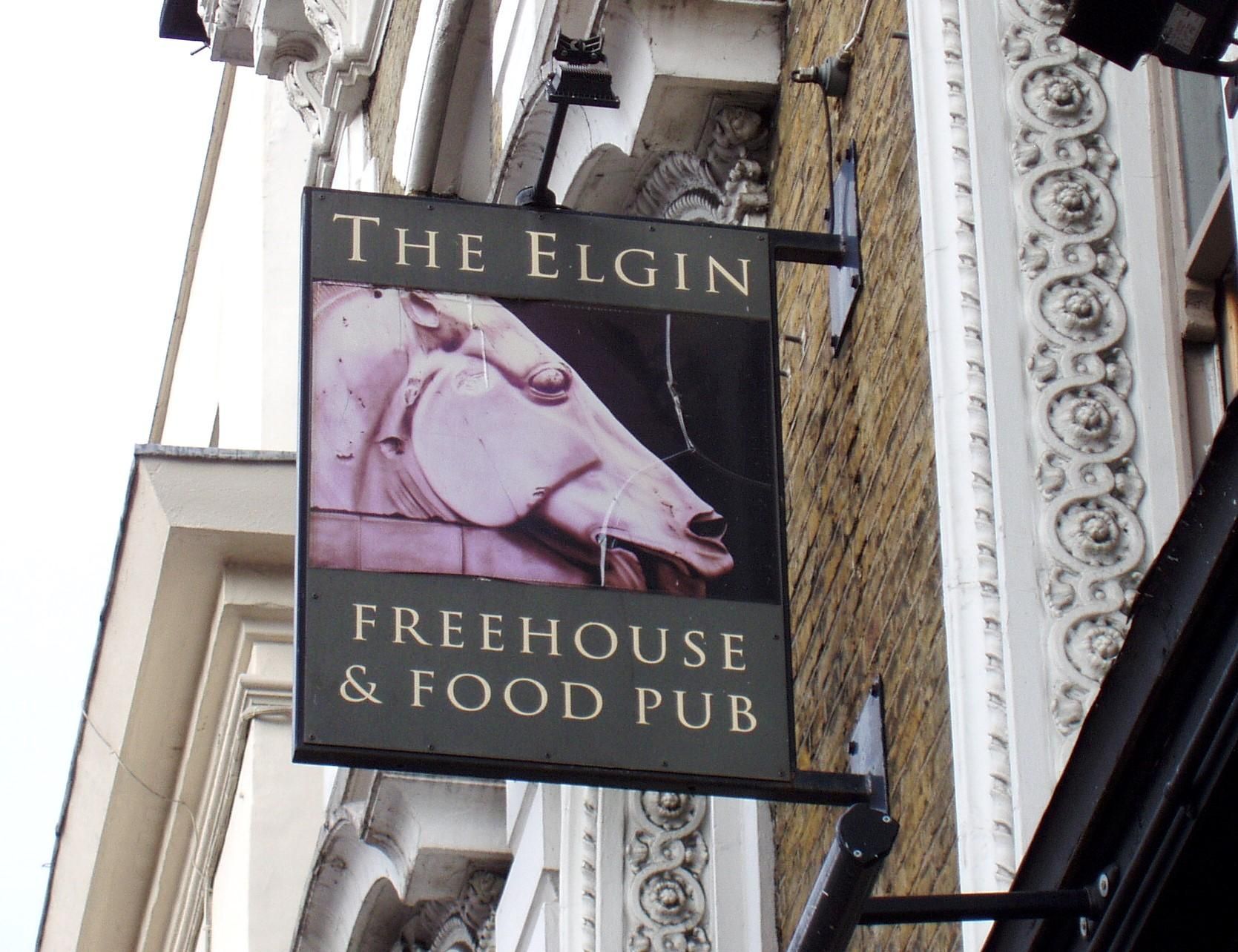 Elgin W11 swingsign Nov 2018. (Pub, External, Sign). Published on 09-11-2018