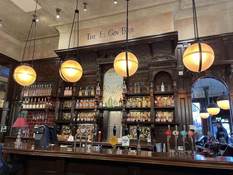 Elgin interior-1 Jan 2022. (Pub). Published on 20-01-2022 