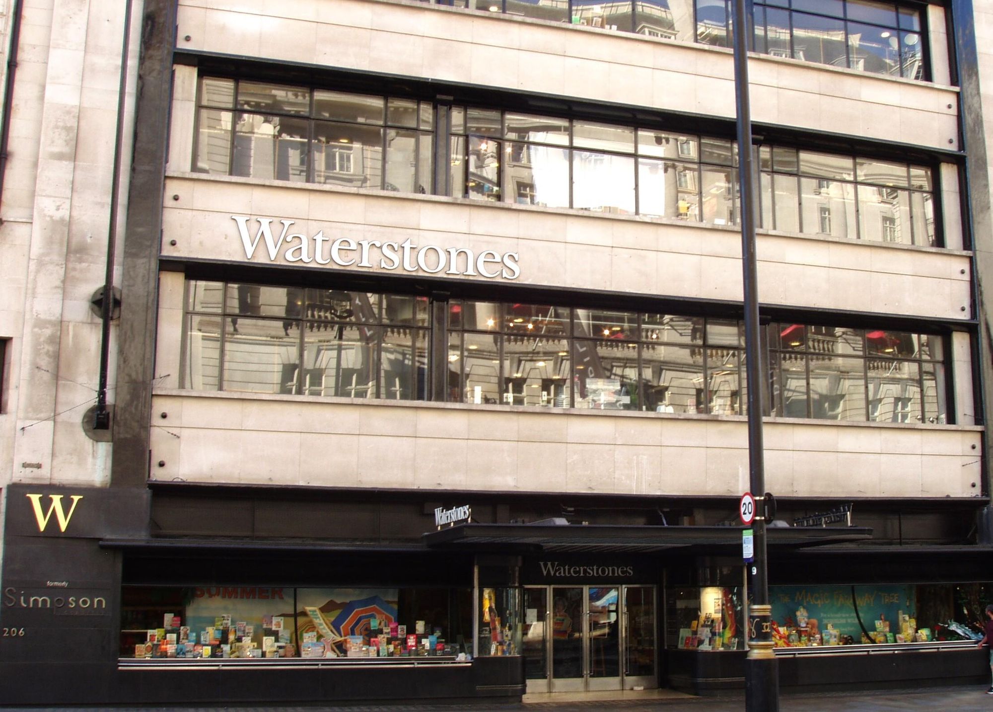 Watrestones front entrance. (Pub, External). Published on 14-08-2022