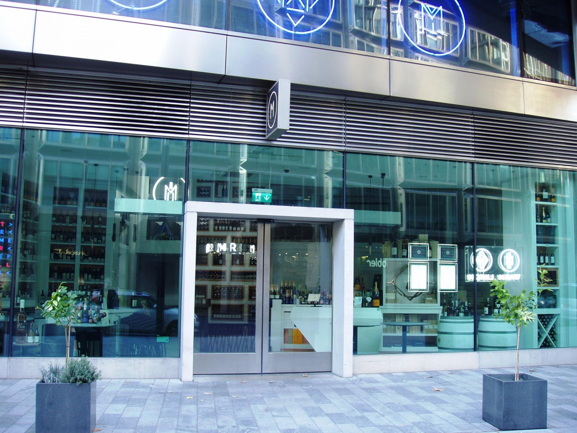 M Bar SW1-2 Nov 2017. (Pub, External). Published on 05-11-2017