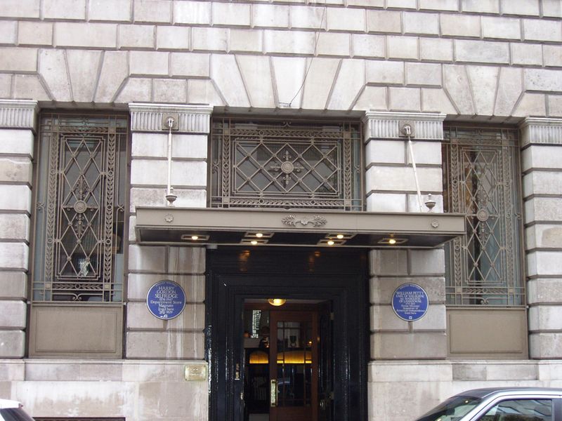 Lansdowne Club W1 entrance. (Pub, External, Key). Published on 27-11-2016