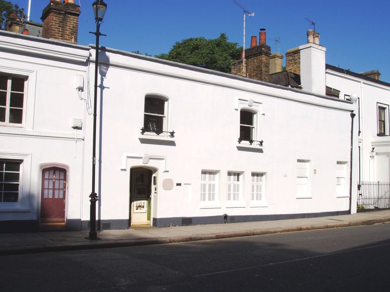 Chelsea Arts Club white wall July 2017. (Pub, External). Published on 02-07-2017 