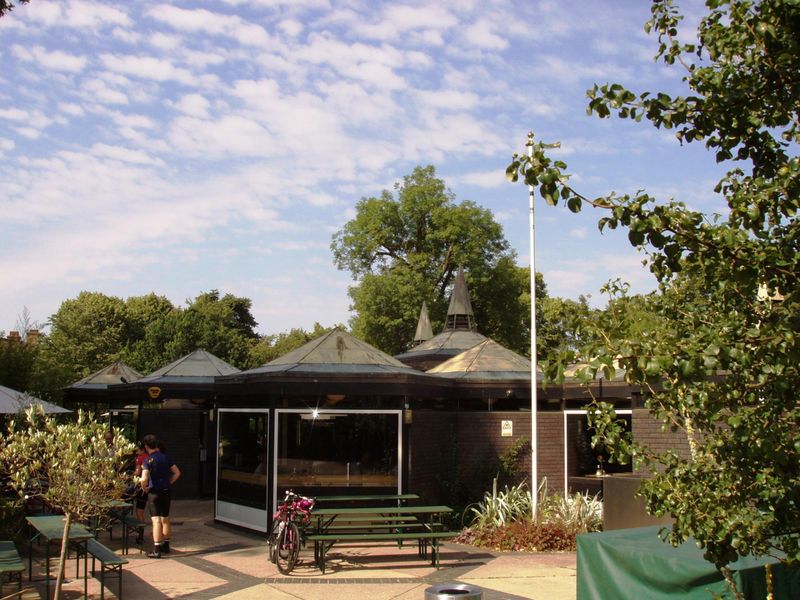 Regents Bar-3 July 2018. (Pub, External). Published on 08-07-2018